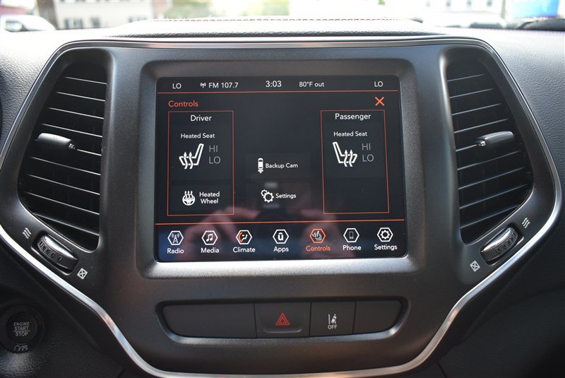 Used 2022 Jeep Cherokee Trailhawk w/ Comfort/Convenience Group AWD/4WD image 18