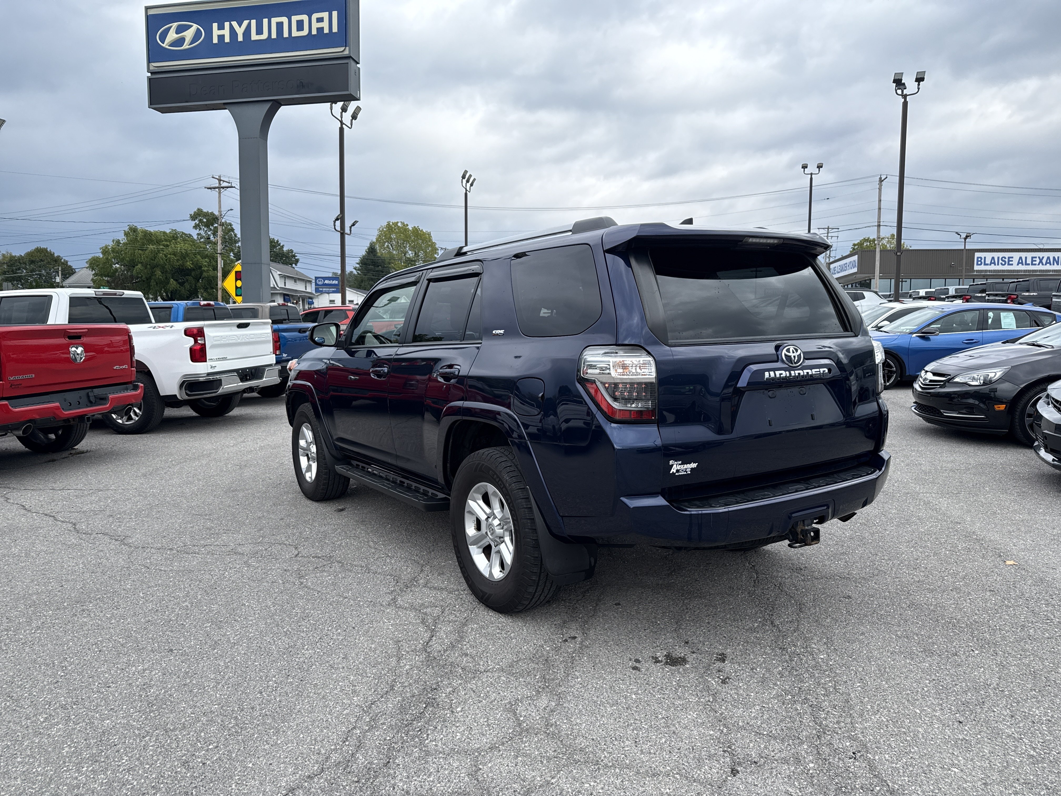Used 2021 Toyota 4Runner SR5 AWD/4WD image 5