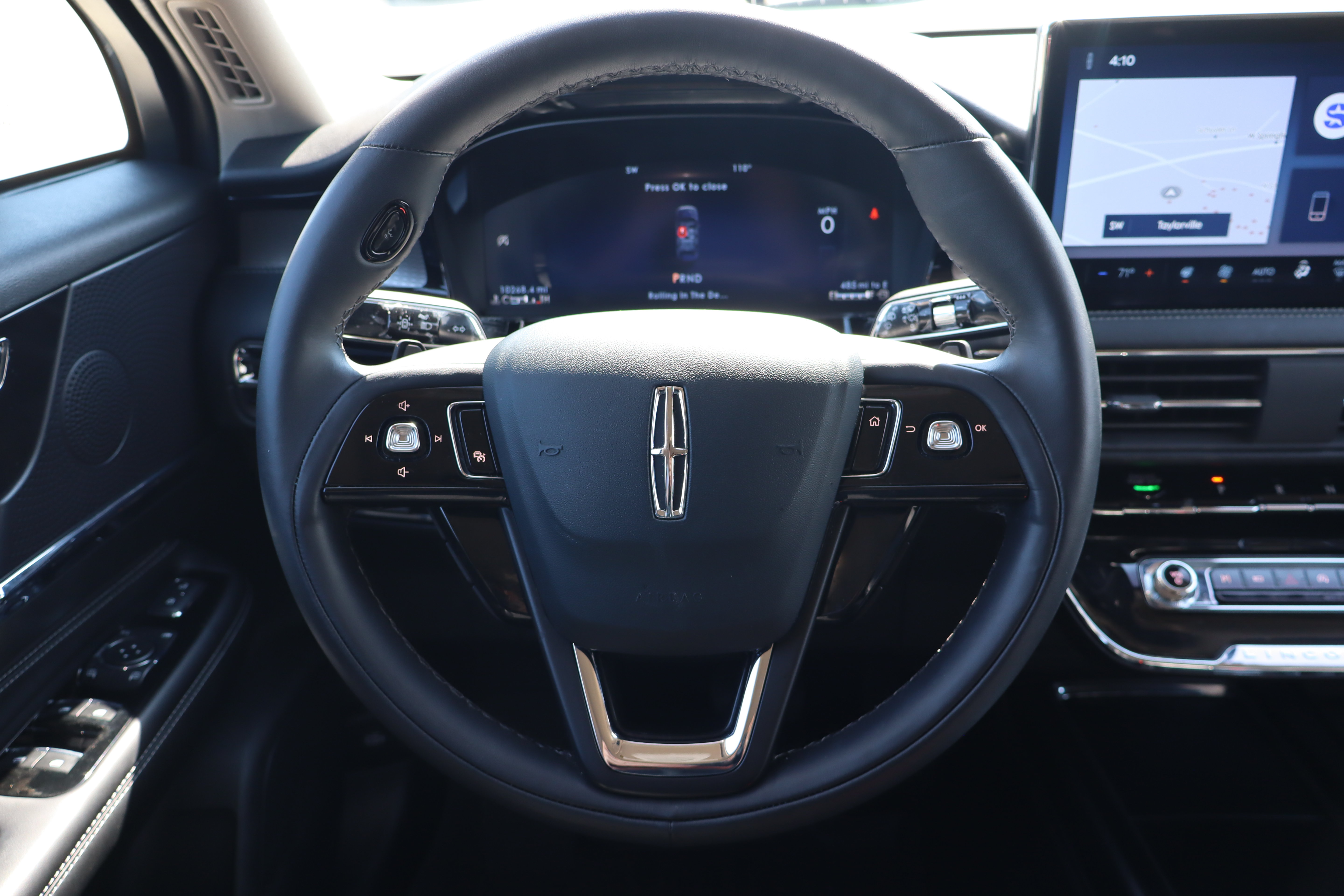 Used 2025 Lincoln Corsair Reserve AWD/4WD image 14