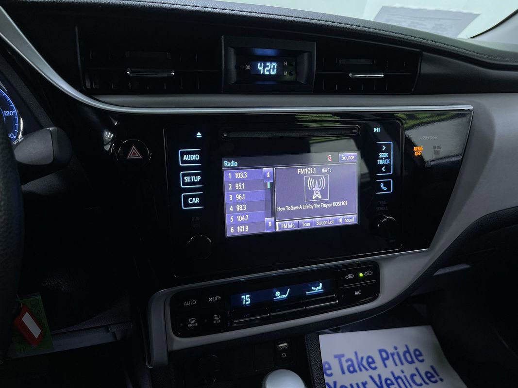 Used 2017 Toyota Corolla LE image 22