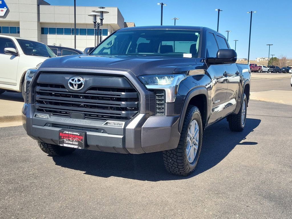 Used 2022 Toyota Tundra SR5 w/ SR5 Convenience Package image 7
