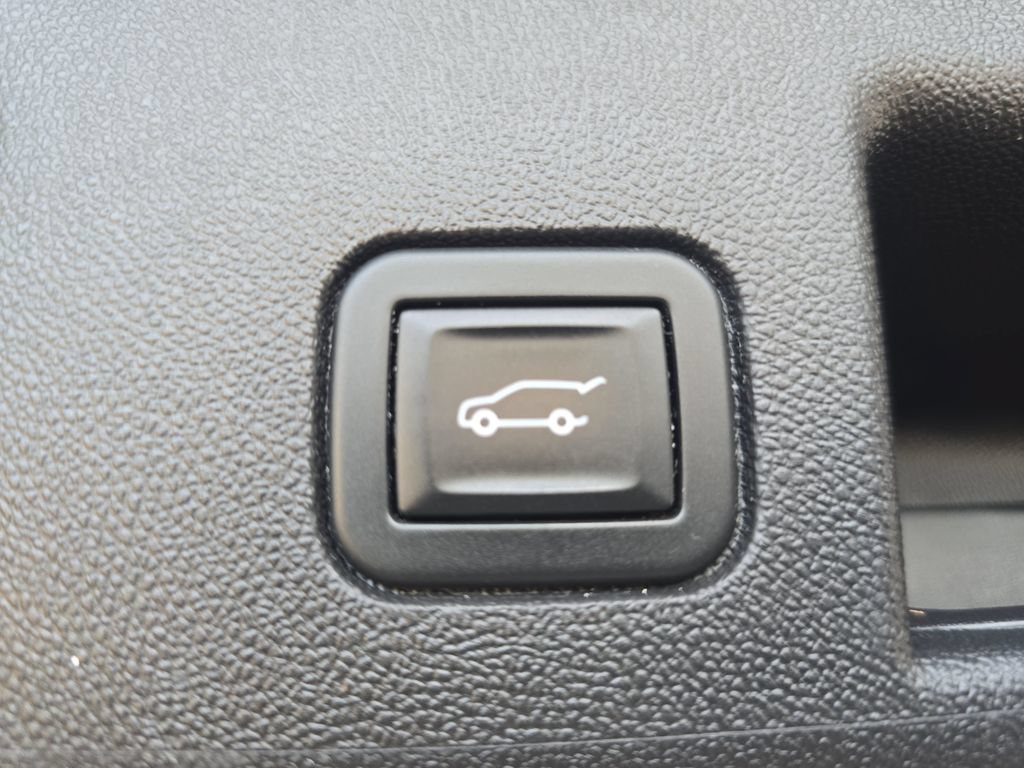 Used 2022 Chevrolet Equinox LT FWD image 14