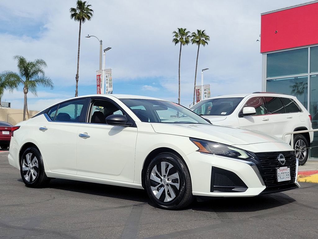 Used 2025 Nissan Altima 2.5 S image 28