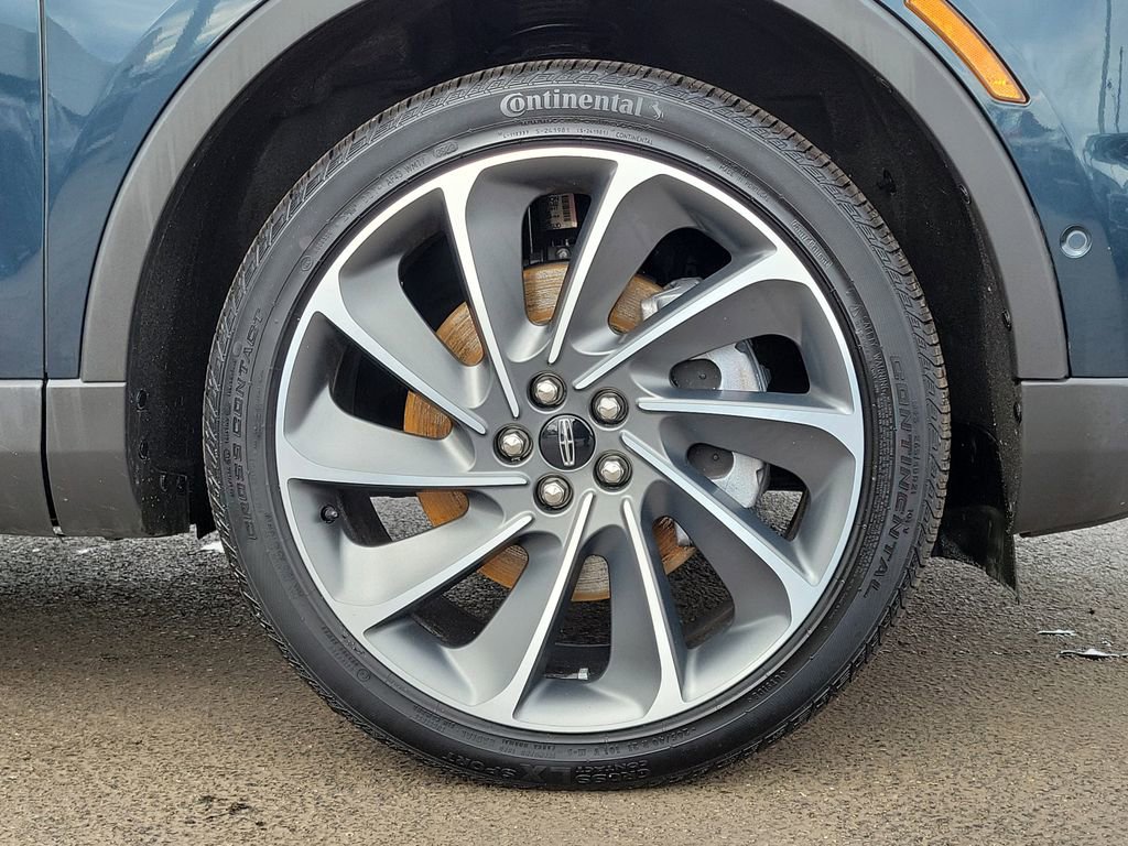 Certified 2023 Lincoln Nautilus Reserve w/ Equipment Group 202A image 9