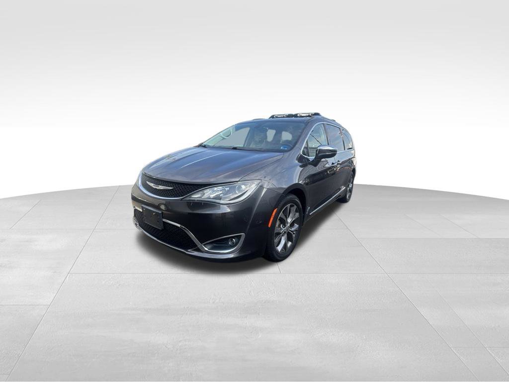 Used 2017 Chrysler Pacifica Limited w/ Tire & Wheel Group FWD image 2