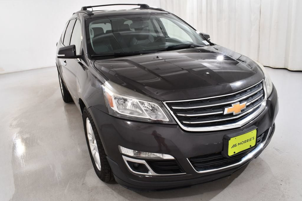 Used 2017 Chevrolet Traverse LT w/ Style and Technology Package FWD image 4