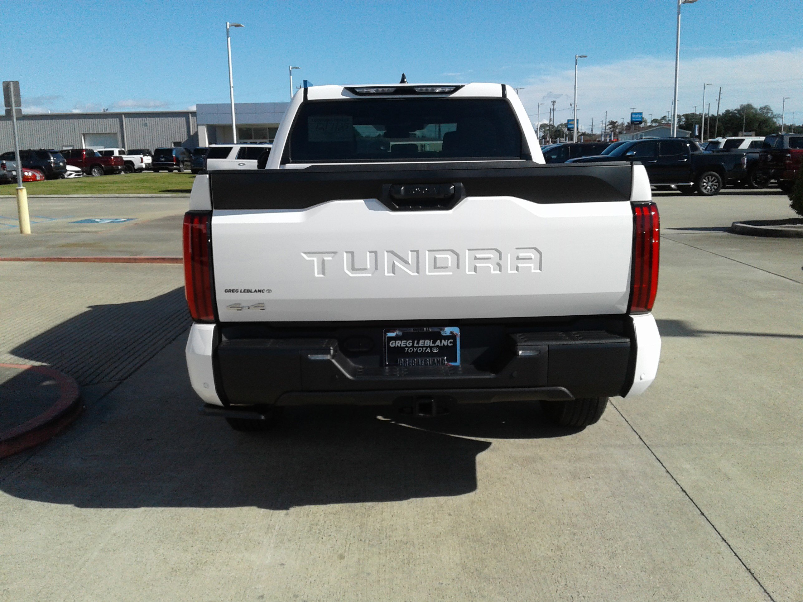 Used 2025 Toyota Tundra SR5 w/ SR5 Convenience Package image 6