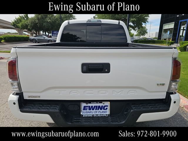 Used 2018 Toyota Tacoma SR5 AWD/4WD image 4