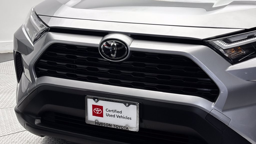 Certified 2025 Toyota RAV4 XLE AWD/4WD image 2
