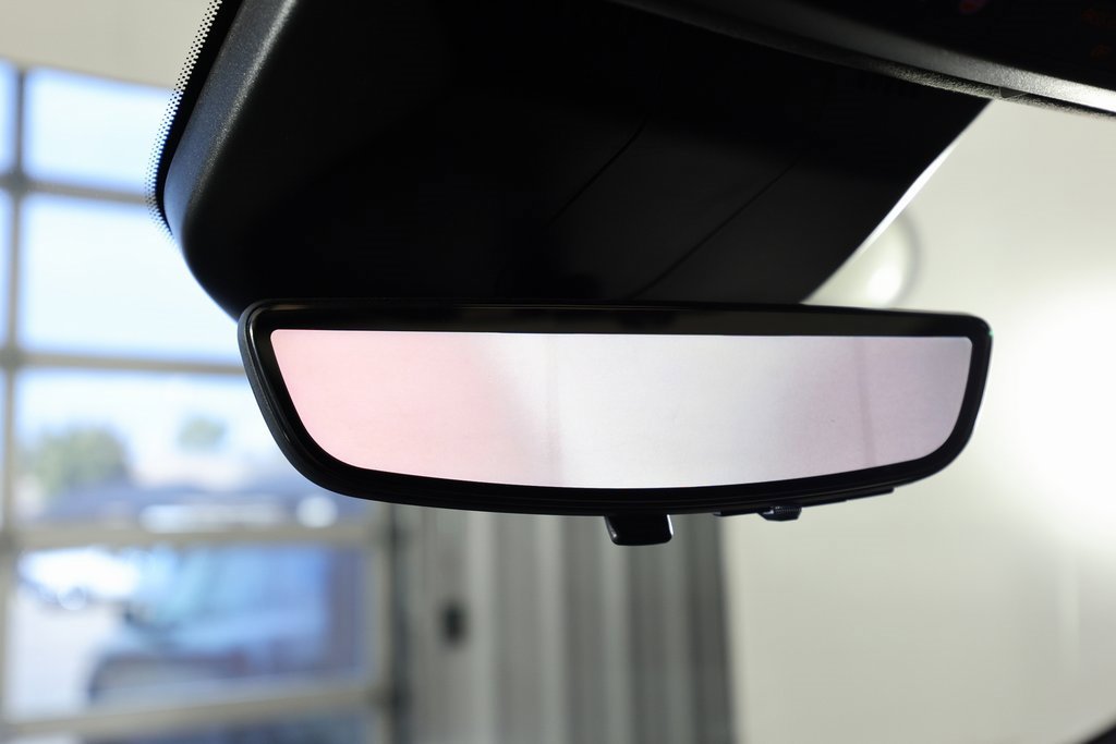 Used 2025 Cadillac Escalade V w/ LPO, ONYX Package image 28