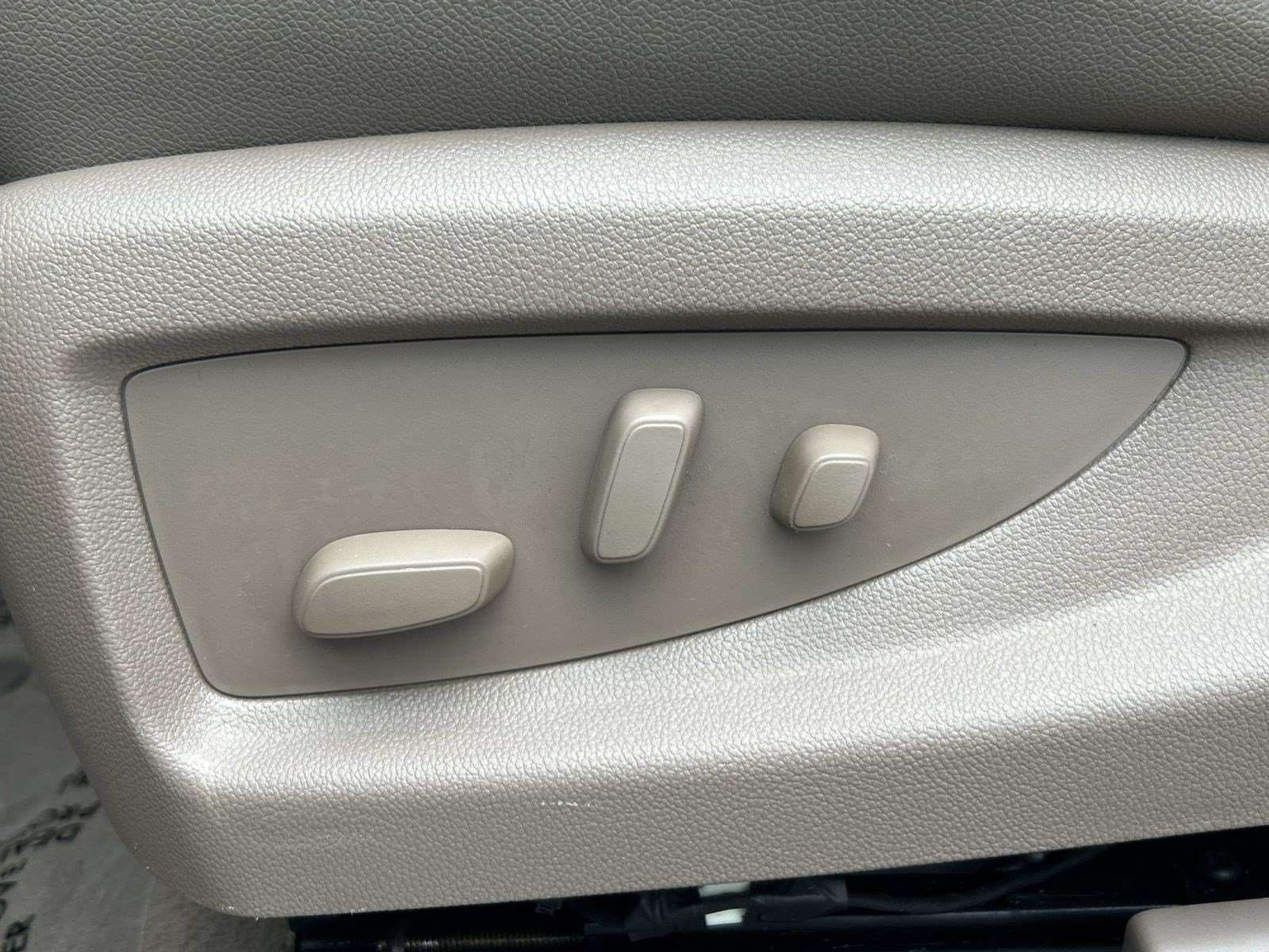 Used 2019 GMC Yukon SLT AWD/4WD image 14