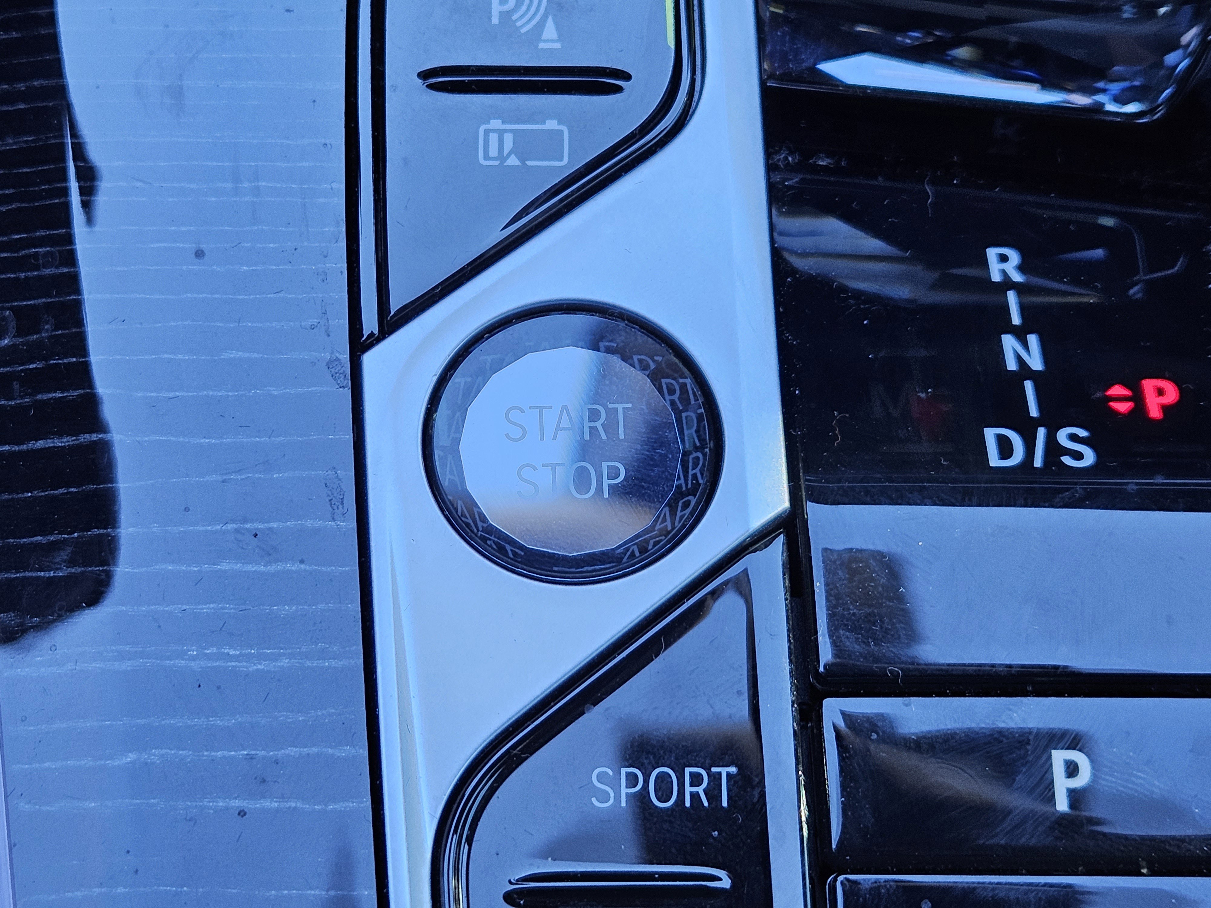 Used 2025 BMW X5 xDrive50e w/ Executive Package image 21