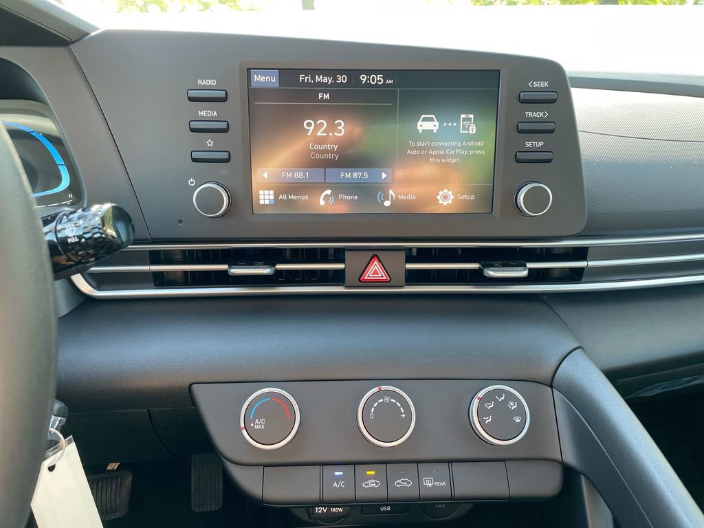 Certified 2025 Hyundai Elantra SE image 46