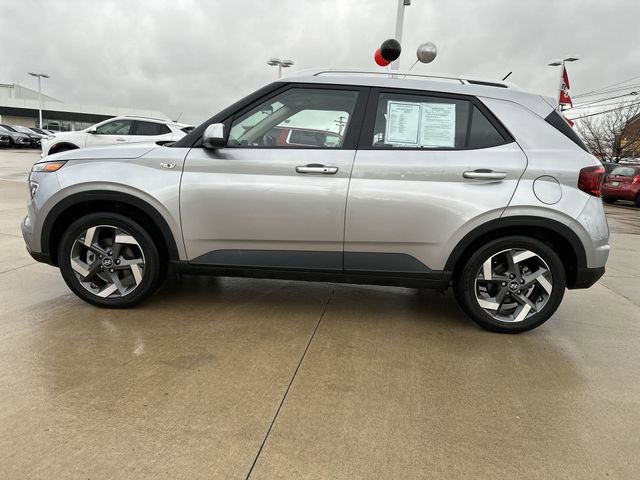 Used 2024 Hyundai Venue SEL FWD image 35