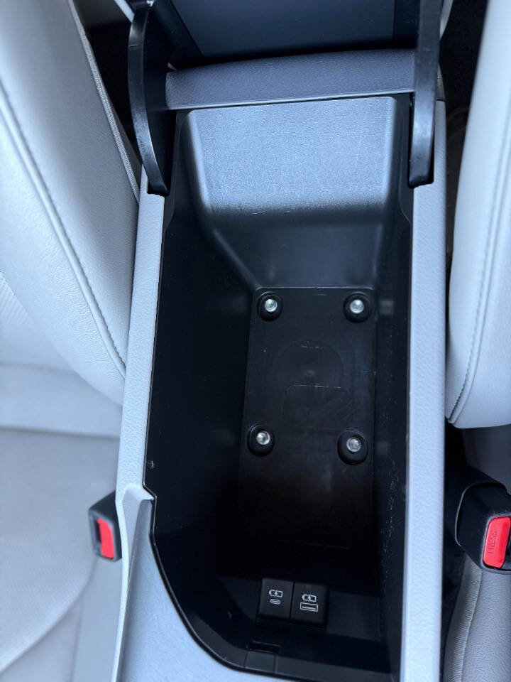 Used 2024 Toyota Camry XLE image 37