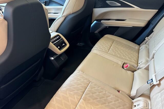 New 2026 Cadillac Lyriq Signature Sport w/ Nappa Leather Package image 12