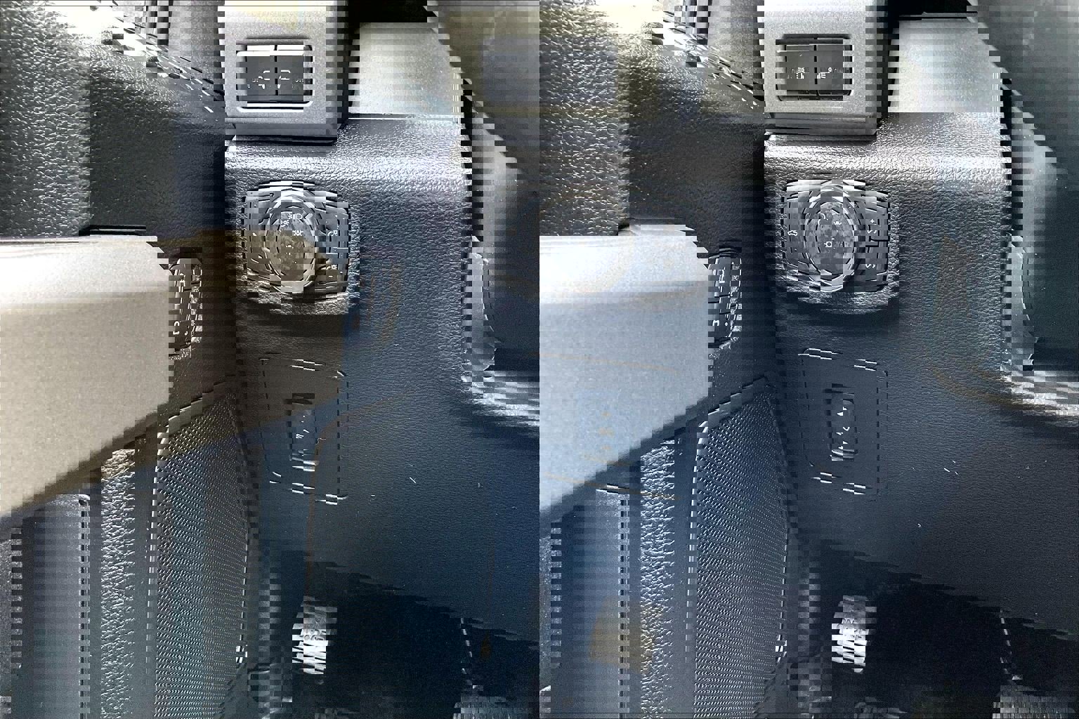 Used 2017 Ford F150 Raptor w/ Equipment Group 802A Luxury image 35