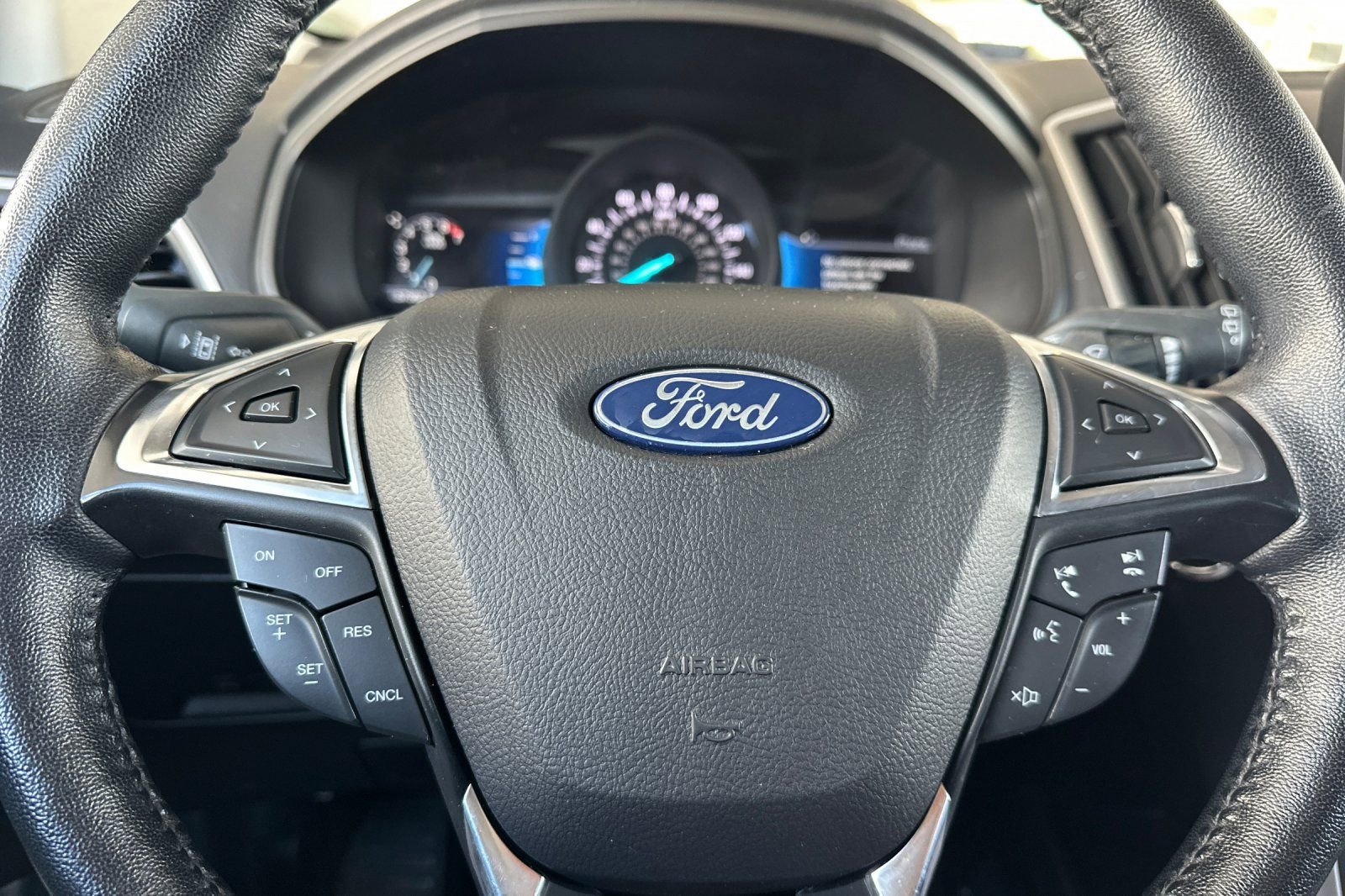 Used 2024 Ford Edge SEL AWD/4WD image 35