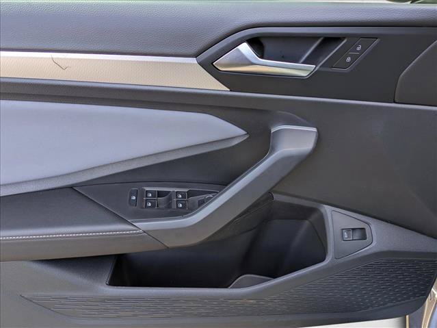 New 2026 Volkswagen Jetta SE FWD image 16