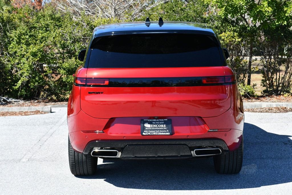 Used 2024 Land Rover Range Rover Sport Dynamic SE image 5