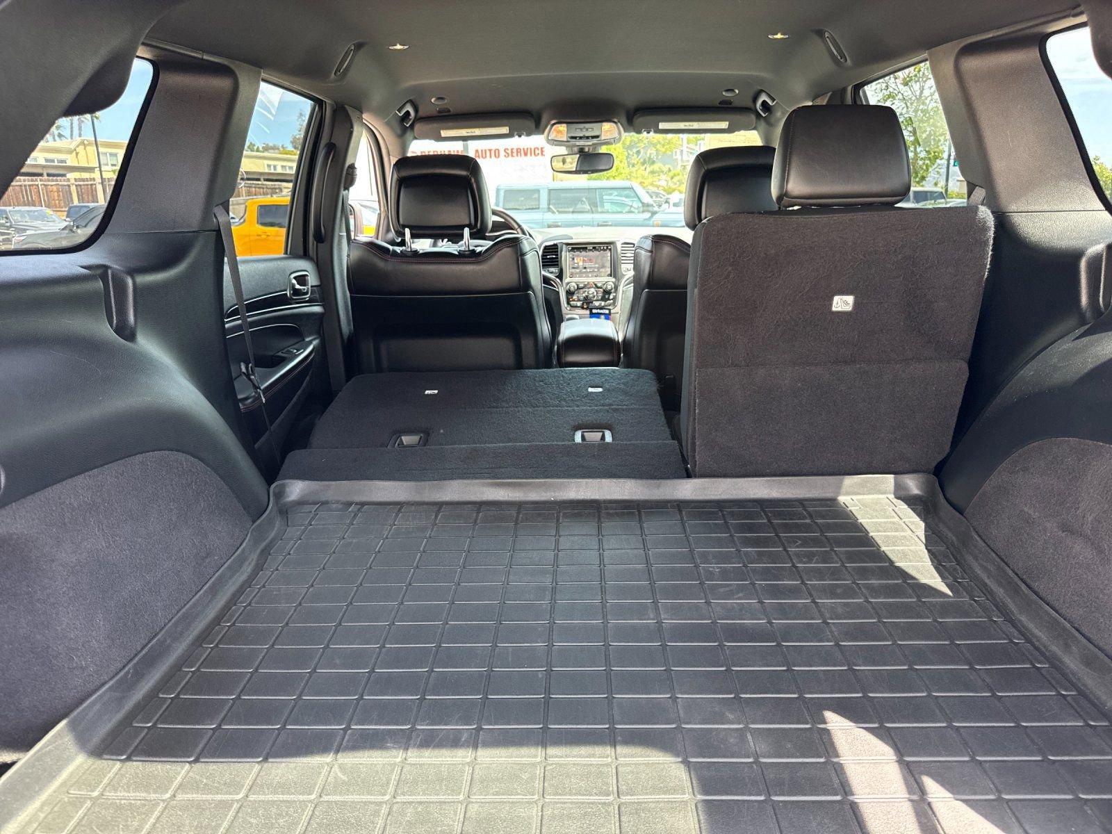 Used 2018 Jeep Grand Cherokee Trailhawk AWD/4WD image 18