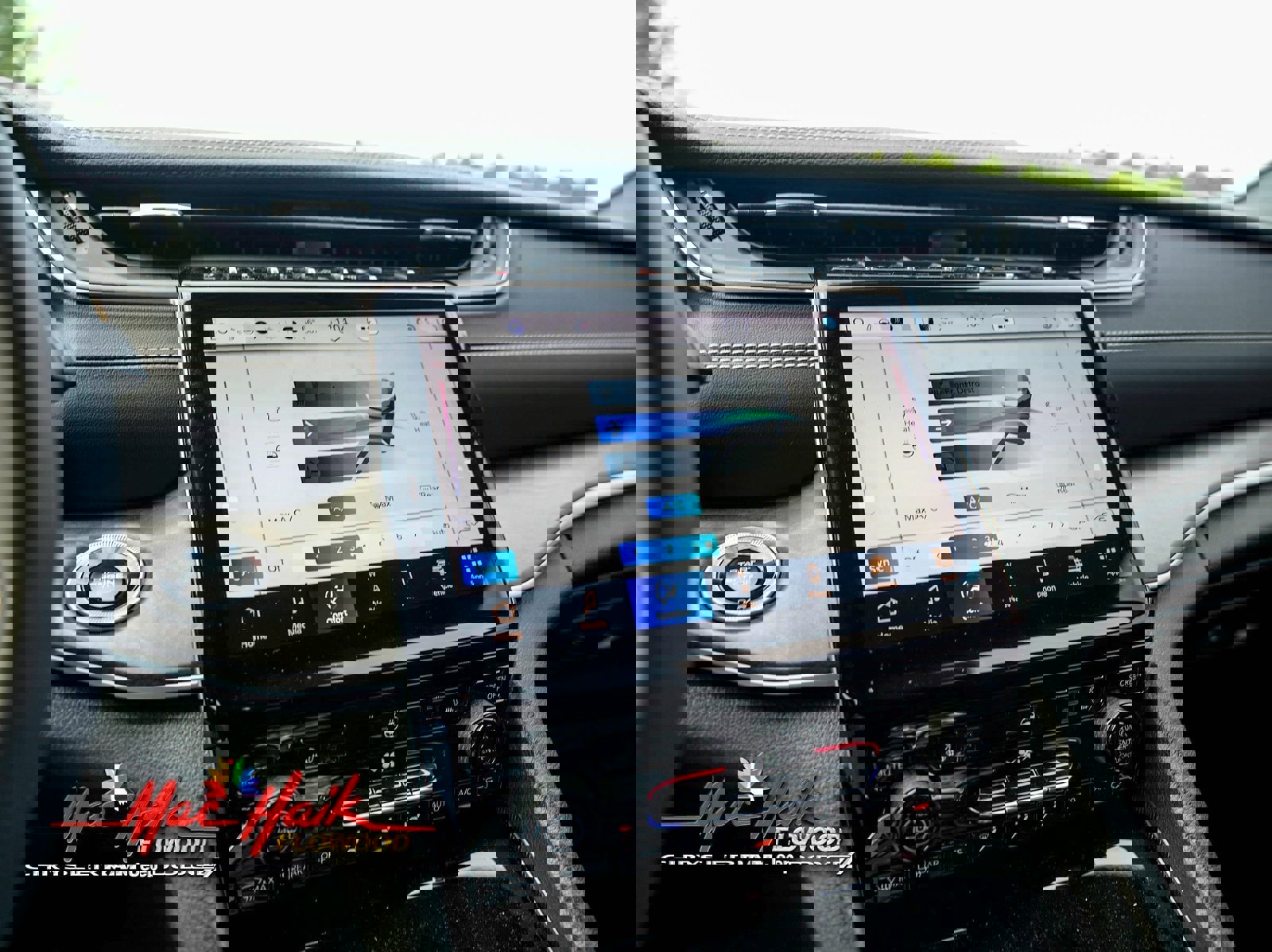 Used 2024 Jeep Grand Cherokee Limited w/ Black Appearance Package image 18