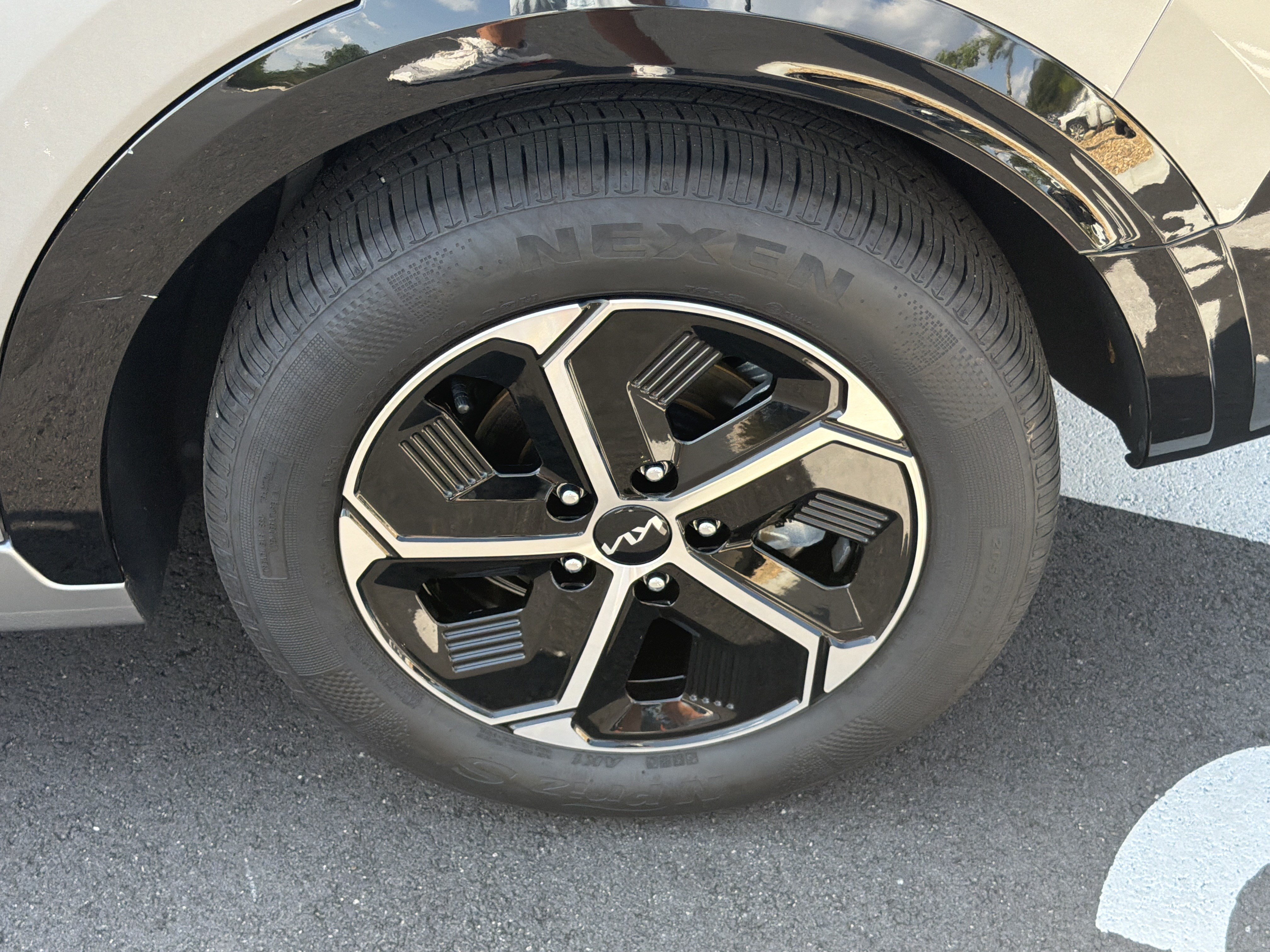 Certified 2025 Kia Niro FWD image 19