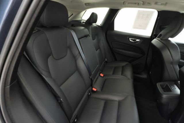 Used 2024 Volvo XC60 B5 Plus image 21
