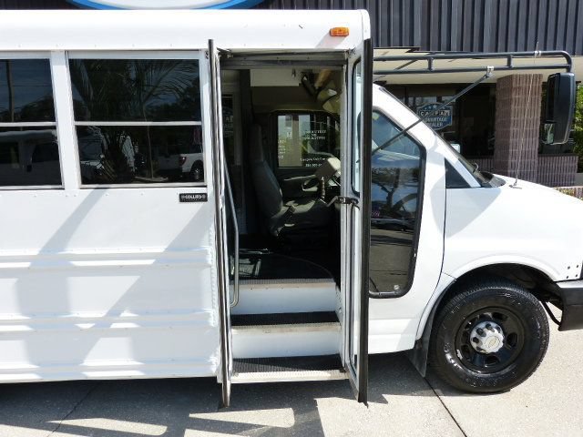 Used 2007 Chevrolet Express 3500 w/ School Bus Package RWD image 17
