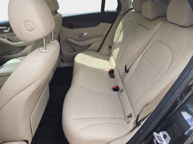 Used 2022 Mercedes-Benz GLC 300 4MATIC image 17