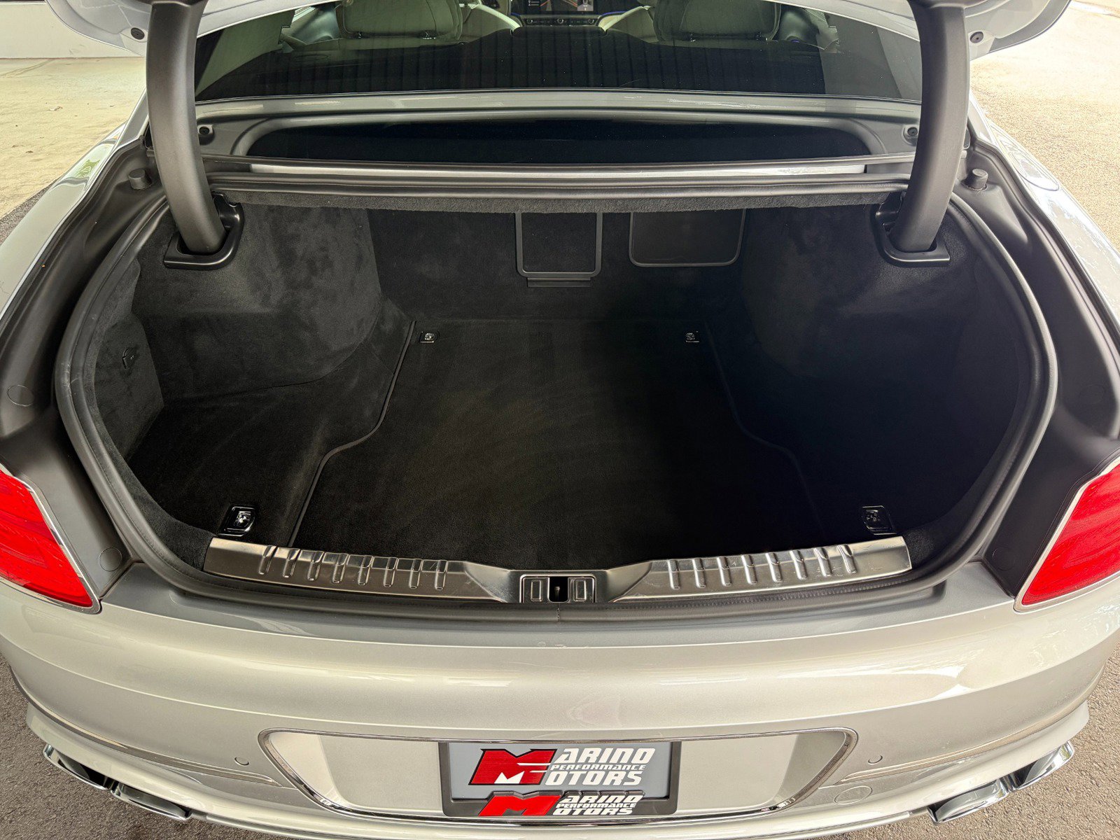 Used 2022 Bentley Flying Spur W12 image 32