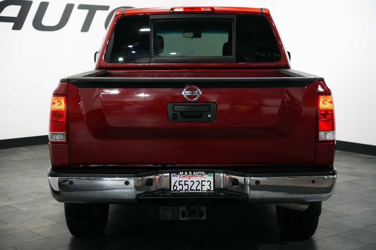Used 2015 Nissan Titan SV RWD image 5