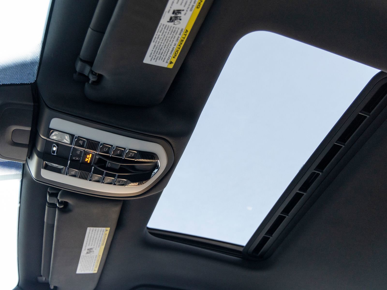 Used 2016 Porsche Cayenne image 28