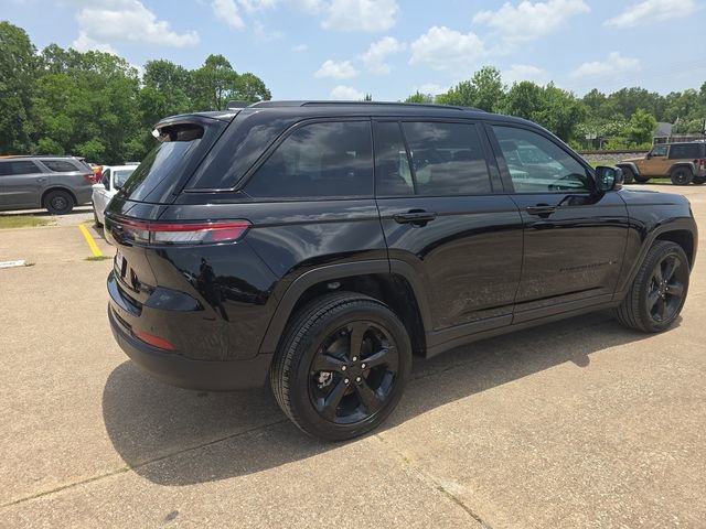 Certified 2025 Jeep Grand Cherokee Limited w/ Luxury Tech Group II image 13