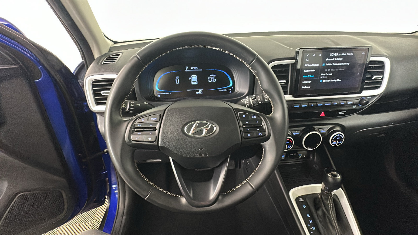 Certified 2023 Hyundai Venue Limited FWD image 19