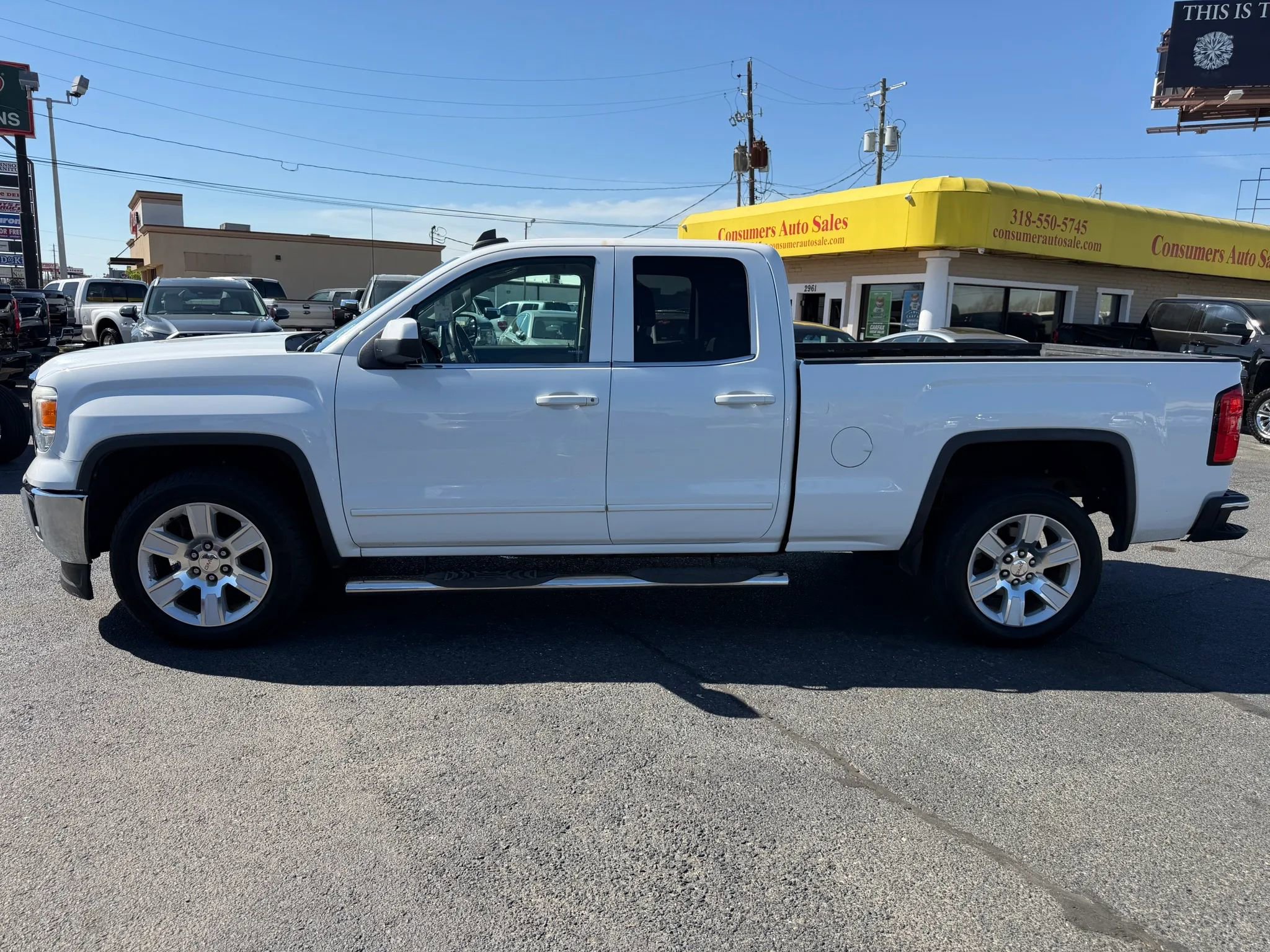Used 2015 GMC Sierra 1500 SLE w/ SLE Value Package RWD image 2