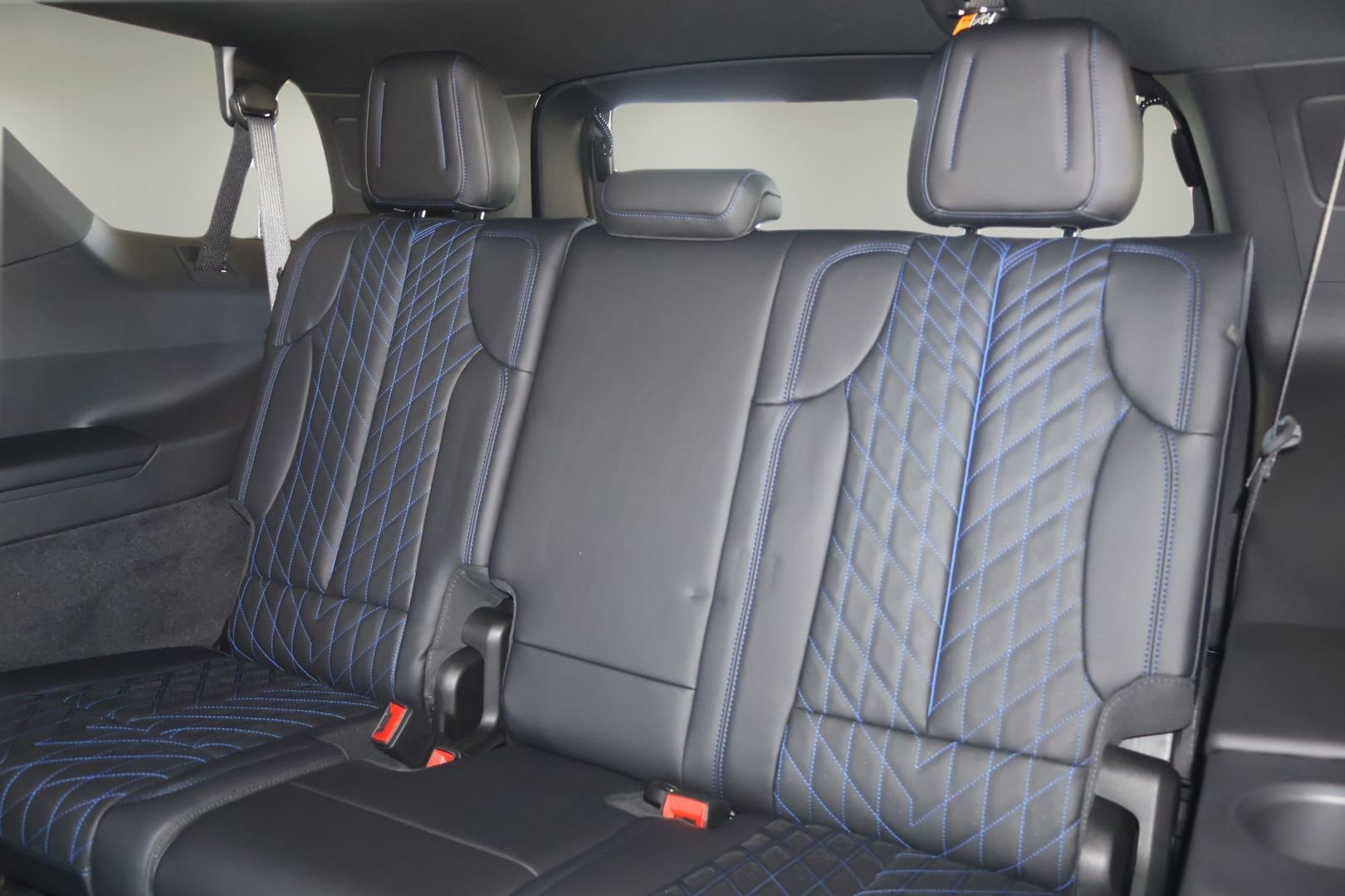New 2026 Cadillac Escalade IQL Sport 1 w/ LPO, Floor Liner Package AWD/4WD image 17