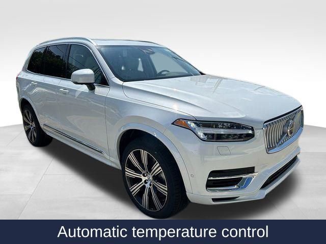 New 2025 Volvo XC90 T8 Plus w/ Protection Package Premier image 6
