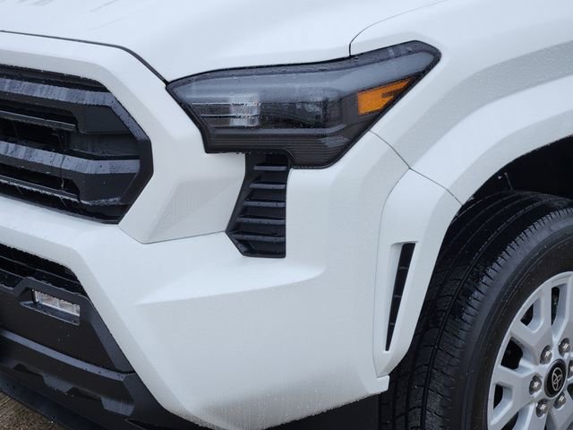 Certified 2026 Toyota Tacoma SR5 AWD/4WD image 7