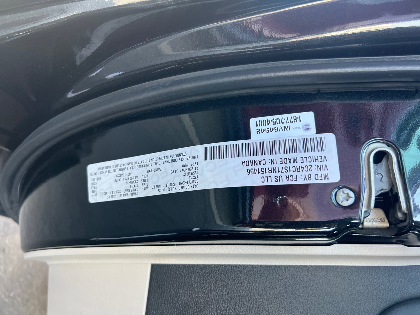 Used 2022 Chrysler Pacifica Limited w/ Uconnect Theater Family Group image 24