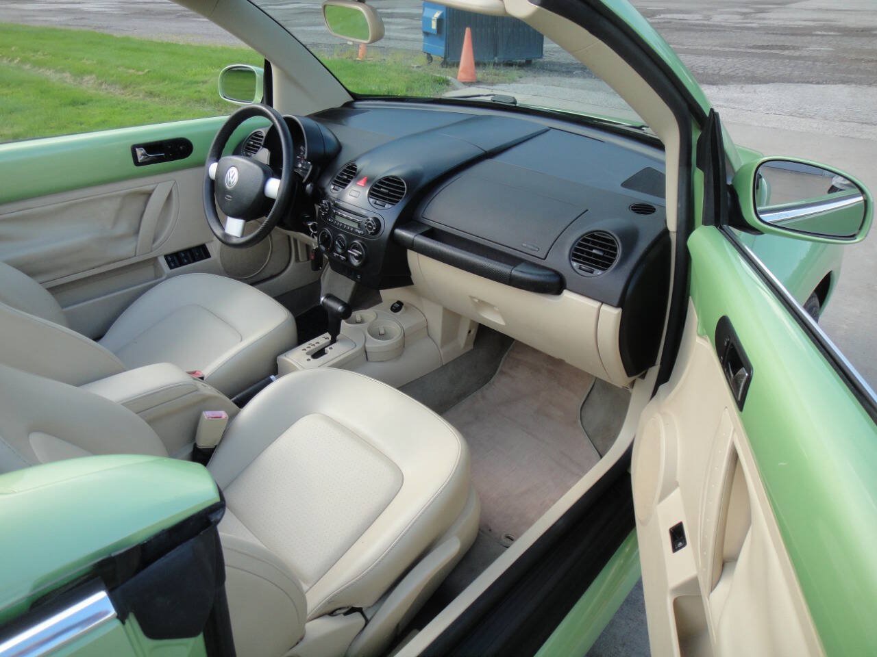 Used 2004 Volkswagen Beetle GLS FWD image 5