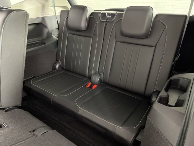 Used 2023 Volkswagen Tiguan SE image 48