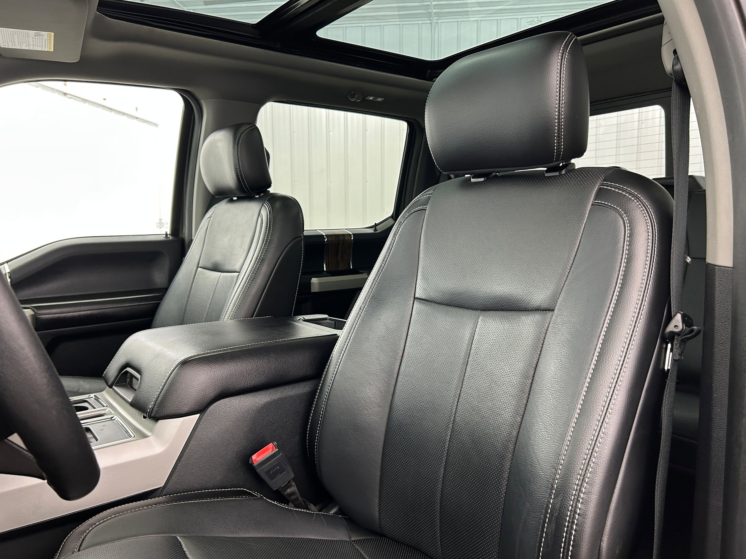 Used 2018 Ford F150 Lariat w/ Equipment Group 502A Luxury AWD/4WD image 27