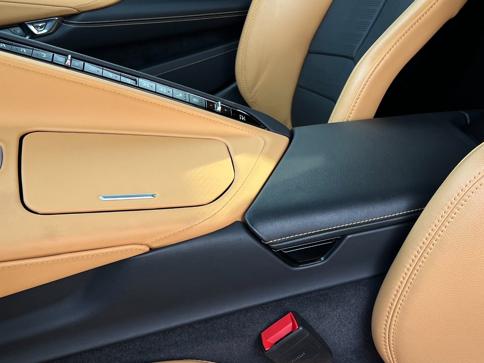 Used 2022 Chevrolet Corvette Stingray Preferred Cpe w/ Z51 Performance Package RWD image 13