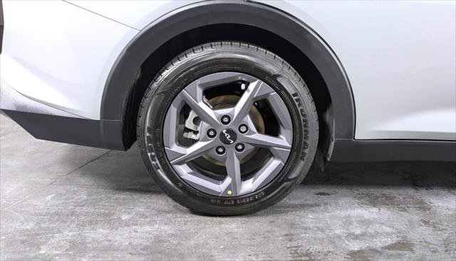 Used 2025 Kia K4 FWD image 12