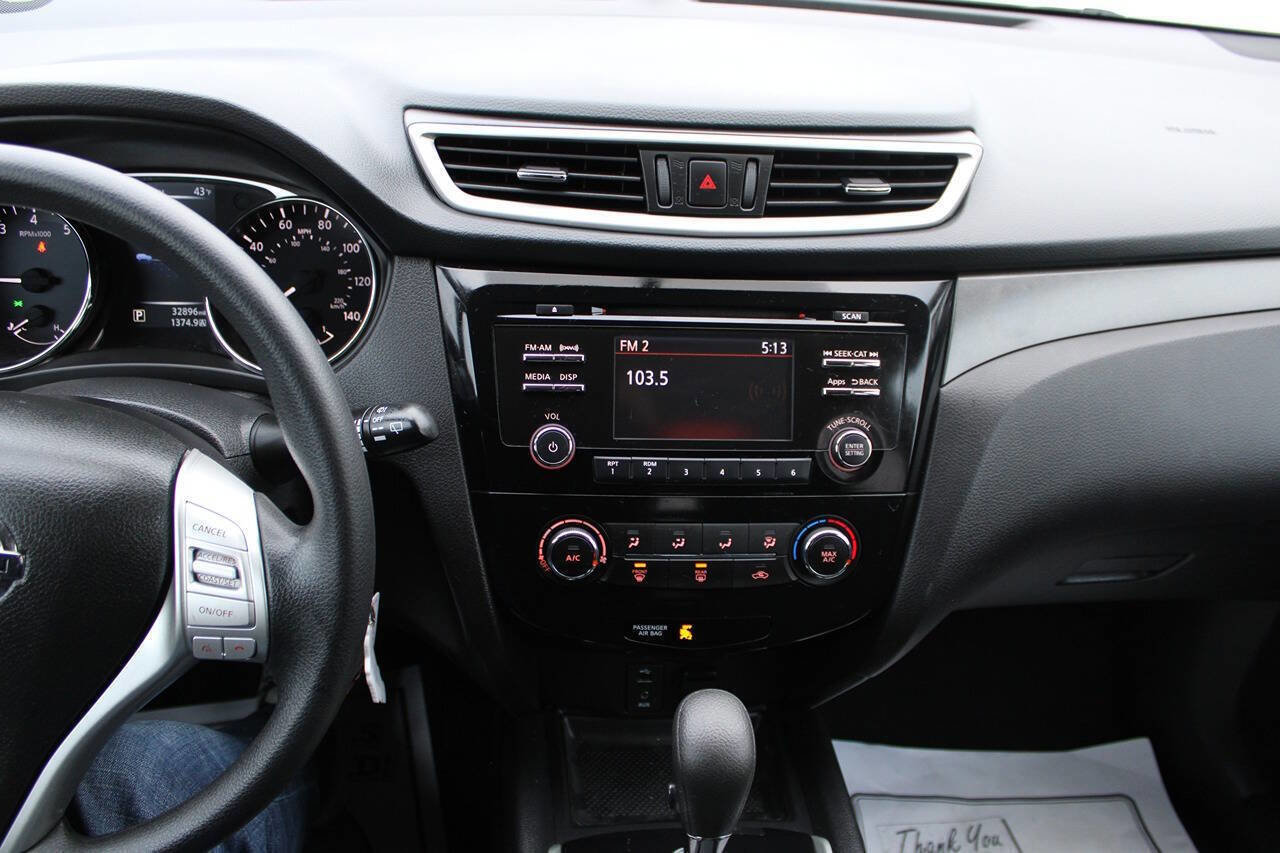 Used 2016 Nissan Rogue S w/ Appearance Package image 13