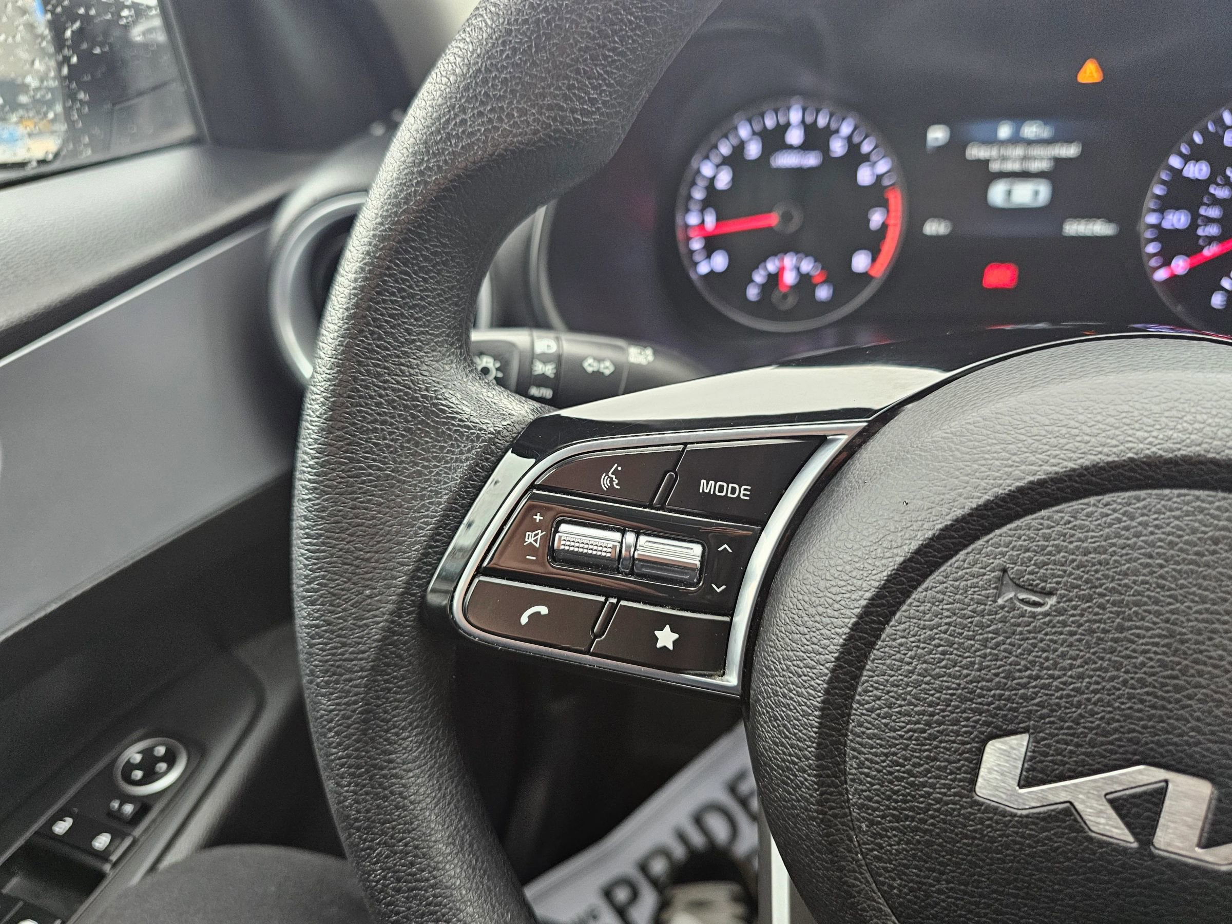 Used 2023 Kia Forte LXS image 18