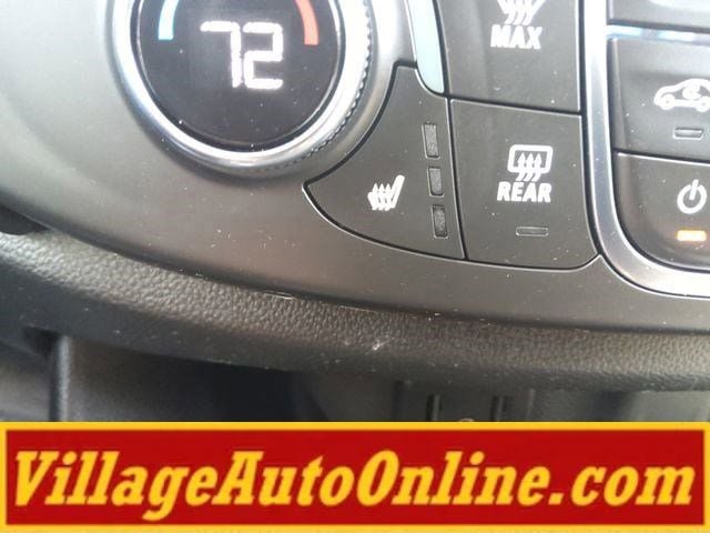 Used 2021 Chevrolet Traverse LT image 24