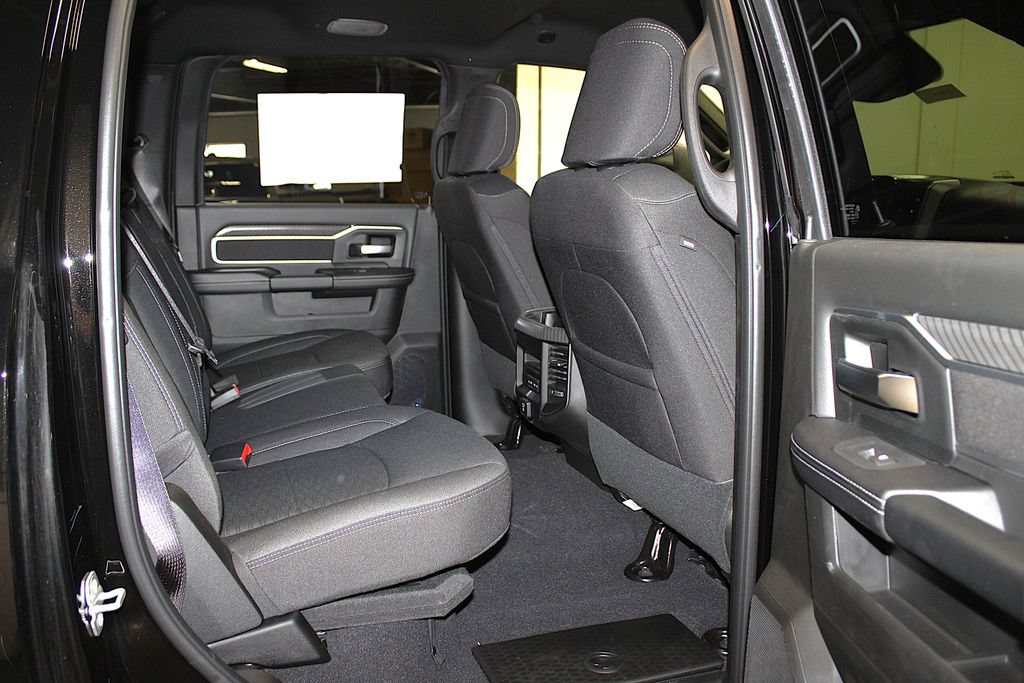 New 2026 RAM 2500 Big Horn AWD/4WD image 36