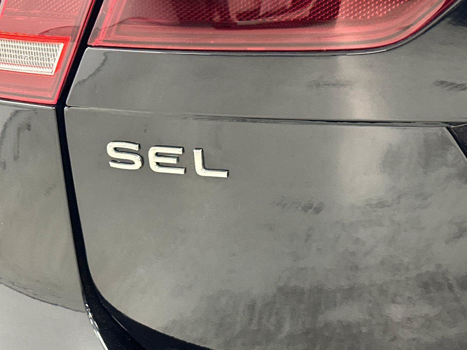 Used 2024 Volkswagen Tiguan SEL R-Line AWD/4WD image 26